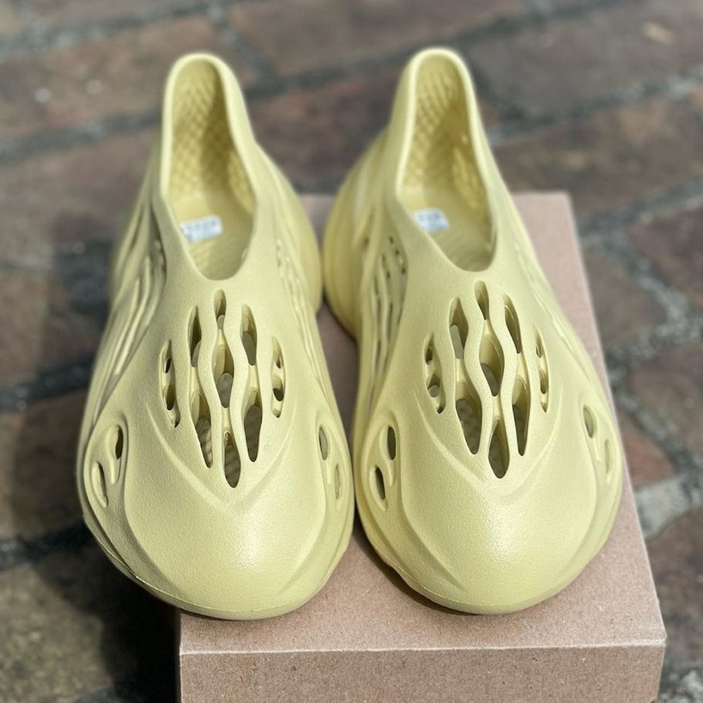 Yeezy foam runner NEW in box